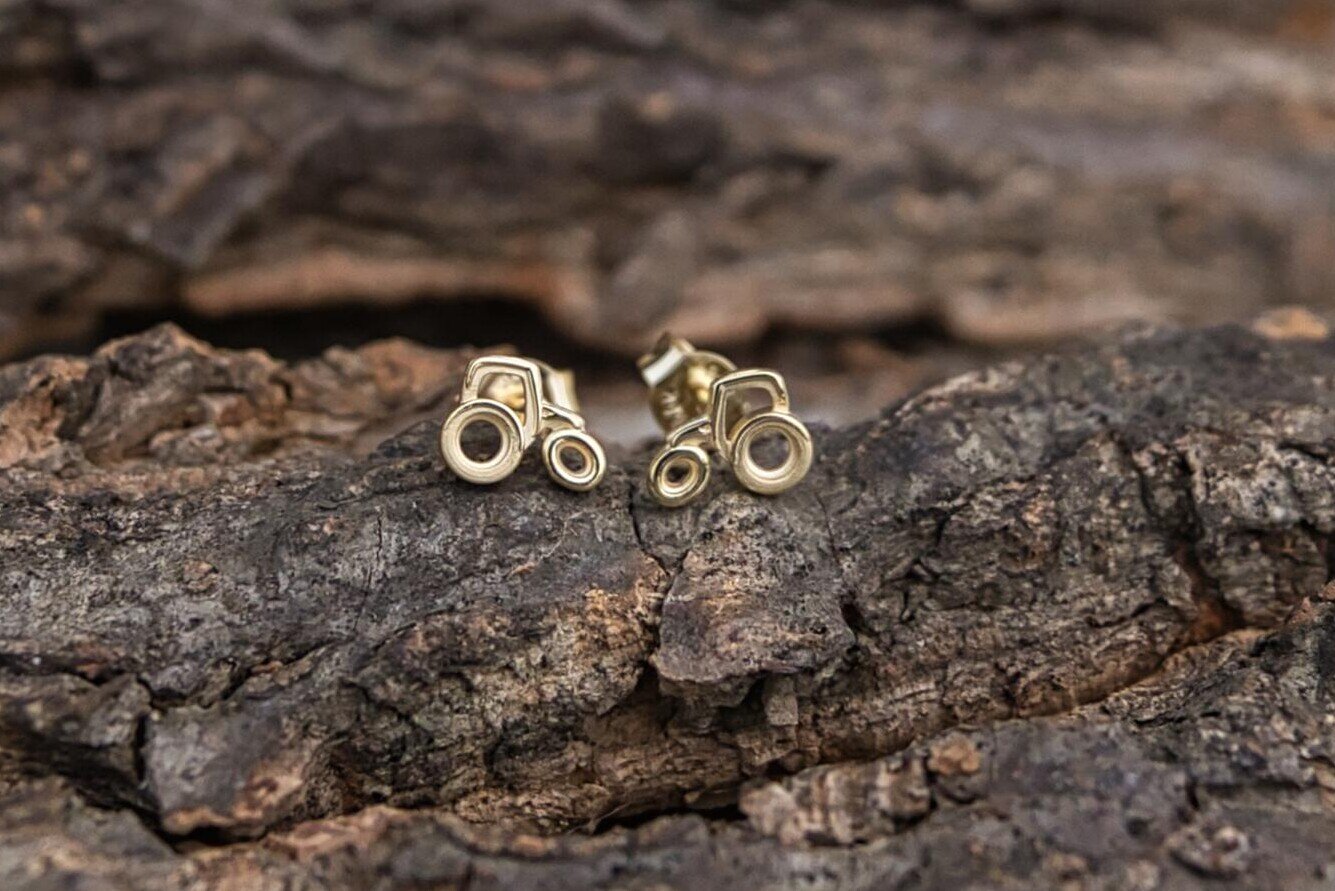 LiTTLE COUNTRY LOVE byHEDI | Ohrstecker TRAKTOR "klein" | Gold auf Silber